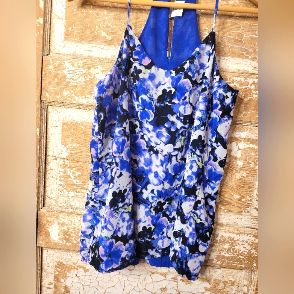 Watercolor tank with keyhole back